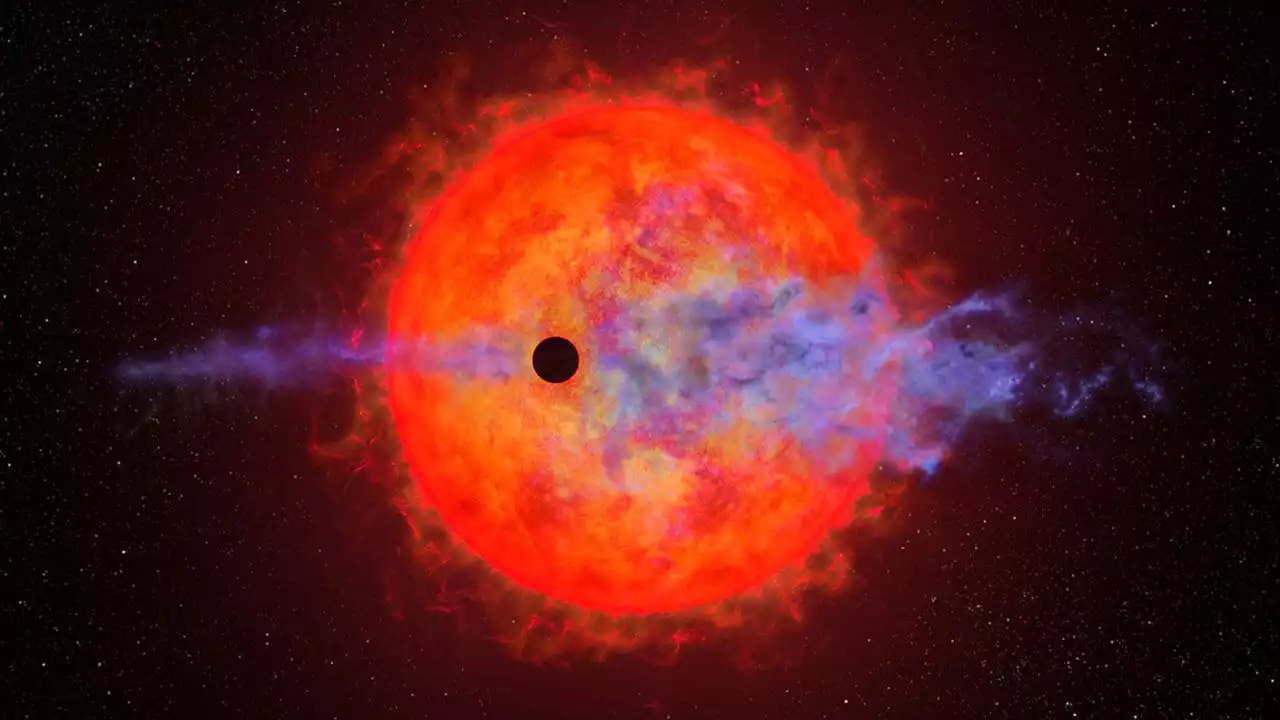 Телескоп «Хаббл» увидел, как звезда «терроризирует» свою планету