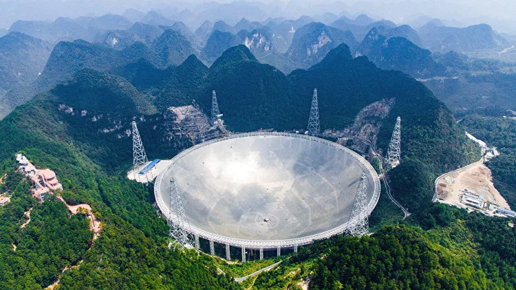 В Китае ввели в эксплуатацию крупнейший в мире радиотелескоп FAST