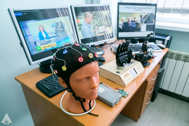 Ученые ЮФУ создают нейроинтерфейс, способный управлять техникой при помощи мыслей