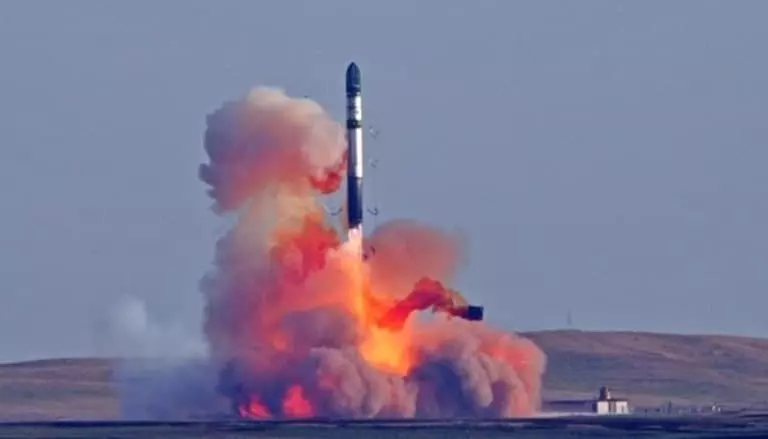 Рогозин заявил о появлении в российском арсенале ракеты с неограниченной дальностью
