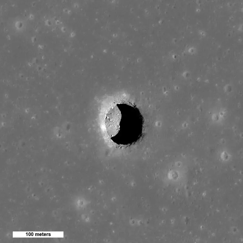 Ученые нашли на Луне пещеры с температурой плюс 17 градусов