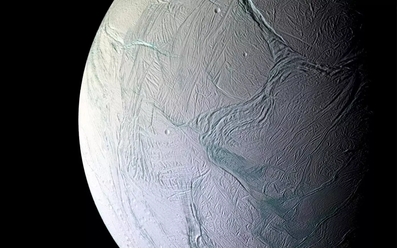 В океане Энцелада могут существовать течения