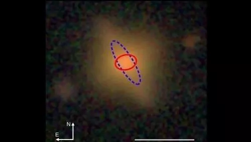 Обнаружена галактика чрезвычайно редкого типа - галактика с полярным кольцом