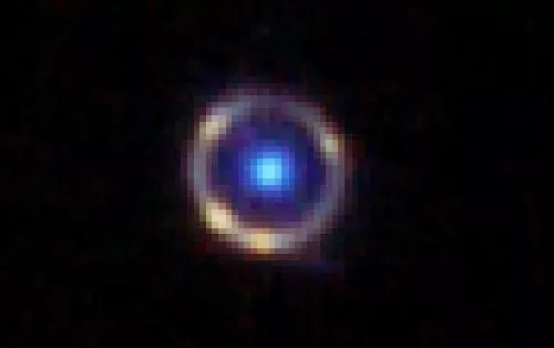 Телескоп James Webb запечатлел идеальное кольцо Эйнштейна